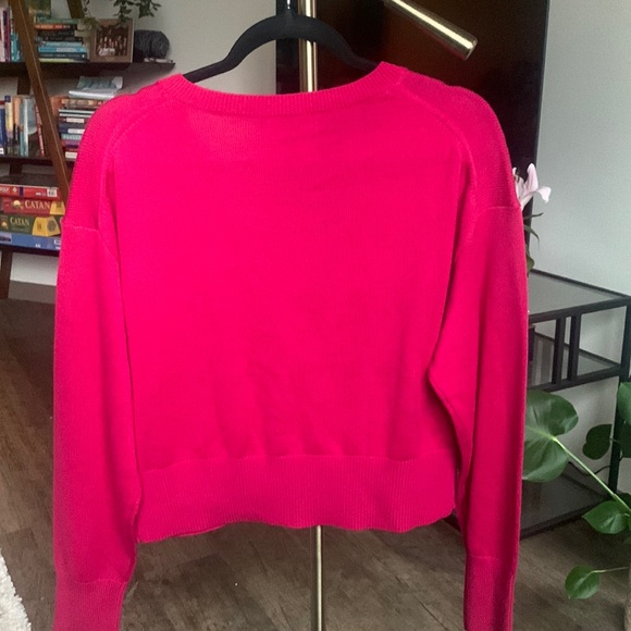 Aritzia Babaton Cropped Pink Sweater NWOT - Picture 3 of 4